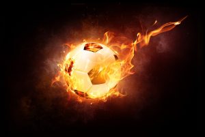 Olika sätt att betta på Fotboll Fotboll är inte bara världens mest populära sport, utan det är också den sporten som har överlägset flest bettare runtom i världen. Många ser det som ett roligt sätt att addera lite extra krydda inför helgen och kvällens stora match, medans andra ser det som ett sätt att kapitalisera på sina fotbollskunskaper. Men för den som aldrig har bettat på fotboll tidigare kan det vara svårt att veta vilken spelform som passar en själv bäst. Därför har vi samlat några av de mest populära sätten som spelare använder sig utav för att spela på fotboll. En sak som dock är viktig att ha i åtanke innan man börjar betta på Fotboll är att det ska först och främst ses som underhållning. Se därför till att gå långsamt framåt medans du lär dig hur man gör och förvänta dig absolut inte att du kommer att kunna tjäna stora mängder pengar snabbt. Det hälsosammaste sättet att se på det är därför att spela på matcher som du vill tillföra lite extra spänning till. Betta på stora mästerskap Ett roligt sätt att betta är att göra det när det är ett stort mästerskap som spelas, exempelvis EM eller VM. Under fotbolls EM 2016 så var det många oväntade resultat och många spelare tyckte därför att det var extra roligt att spela på just det mästerskapet. När det kommer till att satsa på mästerskap så har man en hel del olika alternativ att välja bland. Ett populärt spelsätt är att betta på vilket land som kommer att vinna hela kalaset. Dessa bets läggs oftast redan innan avspark i mästerskapets första match. Några andra populära spelformer under mästerskap är att betta på vilka som kommer vinna deras grupp, betting på individuella matcher, samt på vilken spelare som kommer att göra mest mål. Detta skrapar dock bara på toppen av isberget när det kommer till betting på mästerskap och det går att betta på nästan allt du skulle kunna tänka dig. Livebetting Detta är också en spelform som har vuxit i popularitet på senare år. Livebetting innebär att man placerar ett spel under matchens gång. Detta kan ofta handla om vilket lag som kommer göra nästa mål, eller om resultatet kommer att stå sig till slutet av matchen. Livebetting har blivit populärt eftersom det är ett väldigt fartfyllt och engagerande sätt att spela. Betting på individuella matcher Att betta på resultatet på en match är ett utav de mest populära sätten man kan betta på fotboll. Detta erbjuds hos Svenska Spel som privata spelbolag och kan vara ett roligt sätt att få lite vatten bakom öronen när det kommer till att betta. Spela på stryktipset Förrutom lotto och triss så är Stryktipset ett utav svenska spels mest älskade spelformer. På Stryktipset så ska man tippa på resultatet i 13 matcher från engelska Premier League. Detta är ett oerhört populärt sätt att spela på och varje vecka så är det tiotusentals svenskar som sätter sig ner för att knåpa ihop sin kupong.