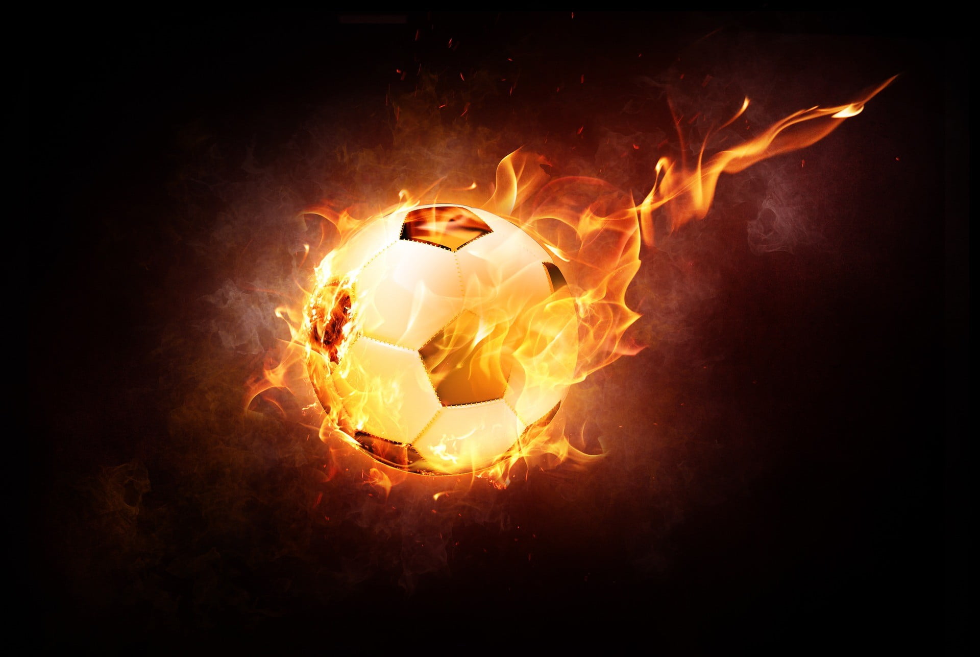 Olika sätt att betta på Fotboll Fotboll är inte bara världens mest populära sport, utan det är också den sporten som har överlägset flest bettare runtom i världen. Många ser det som ett roligt sätt att addera lite extra krydda inför helgen och kvällens stora match, medans andra ser det som ett sätt att kapitalisera på sina fotbollskunskaper. Men för den som aldrig har bettat på fotboll tidigare kan det vara svårt att veta vilken spelform som passar en själv bäst. Därför har vi samlat några av de mest populära sätten som spelare använder sig utav för att spela på fotboll. En sak som dock är viktig att ha i åtanke innan man börjar betta på Fotboll är att det ska först och främst ses som underhållning. Se därför till att gå långsamt framåt medans du lär dig hur man gör och förvänta dig absolut inte att du kommer att kunna tjäna stora mängder pengar snabbt. Det hälsosammaste sättet att se på det är därför att spela på matcher som du vill tillföra lite extra spänning till. Betta på stora mästerskap Ett roligt sätt att betta är att göra det när det är ett stort mästerskap som spelas, exempelvis EM eller VM. Under fotbolls EM 2016 så var det många oväntade resultat och många spelare tyckte därför att det var extra roligt att spela på just det mästerskapet. När det kommer till att satsa på mästerskap så har man en hel del olika alternativ att välja bland. Ett populärt spelsätt är att betta på vilket land som kommer att vinna hela kalaset. Dessa bets läggs oftast redan innan avspark i mästerskapets första match. Några andra populära spelformer under mästerskap är att betta på vilka som kommer vinna deras grupp, betting på individuella matcher, samt på vilken spelare som kommer att göra mest mål. Detta skrapar dock bara på toppen av isberget när det kommer till betting på mästerskap och det går att betta på nästan allt du skulle kunna tänka dig. Livebetting Detta är också en spelform som har vuxit i popularitet på senare år. Livebetting innebär att man placerar ett spel under matchens gång. Detta kan ofta handla om vilket lag som kommer göra nästa mål, eller om resultatet kommer att stå sig till slutet av matchen. Livebetting har blivit populärt eftersom det är ett väldigt fartfyllt och engagerande sätt att spela. Betting på individuella matcher Att betta på resultatet på en match är ett utav de mest populära sätten man kan betta på fotboll. Detta erbjuds hos Svenska Spel som privata spelbolag och kan vara ett roligt sätt att få lite vatten bakom öronen när det kommer till att betta. Spela på stryktipset Förrutom lotto och triss så är Stryktipset ett utav svenska spels mest älskade spelformer. På Stryktipset så ska man tippa på resultatet i 13 matcher från engelska Premier League. Detta är ett oerhört populärt sätt att spela på och varje vecka så är det tiotusentals svenskar som sätter sig ner för att knåpa ihop sin kupong.